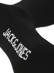 لوجو جاك آند جونز الأبيض على الجوارب السوداء