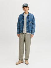 model_shot-front_full