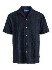 قميص جاك آند جونز الرجالي السادة باللون الأسود مع ياقة مستديرة