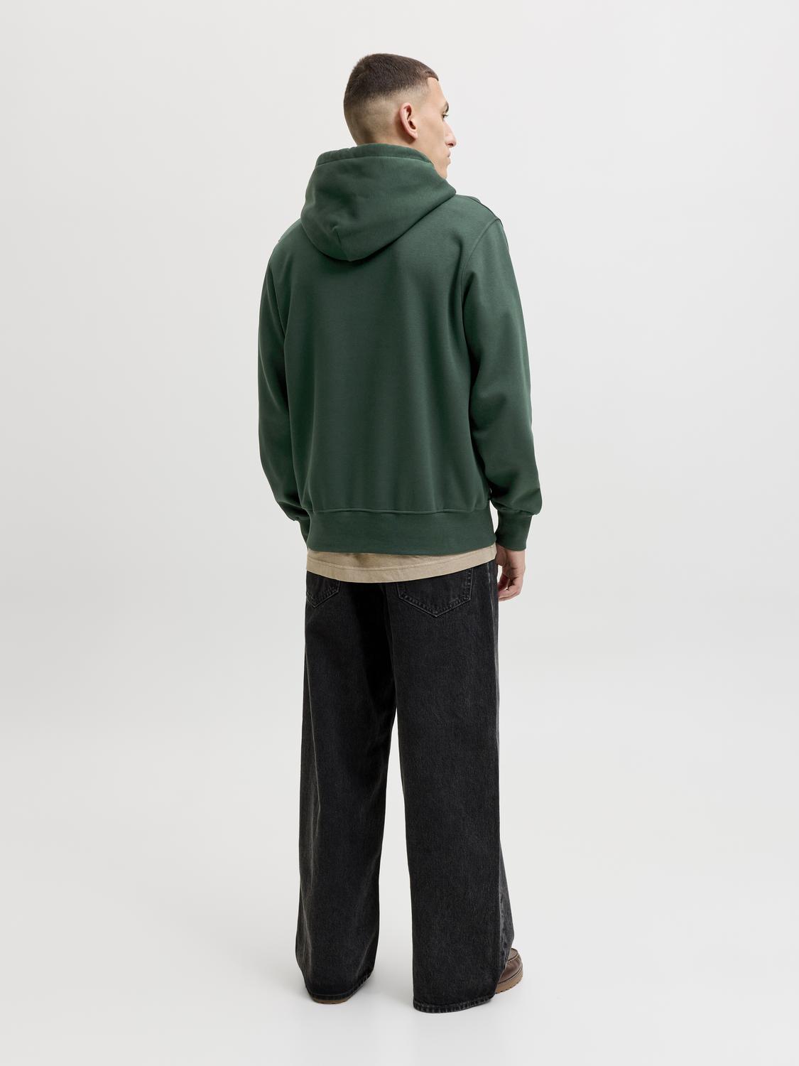 model_shot-back
