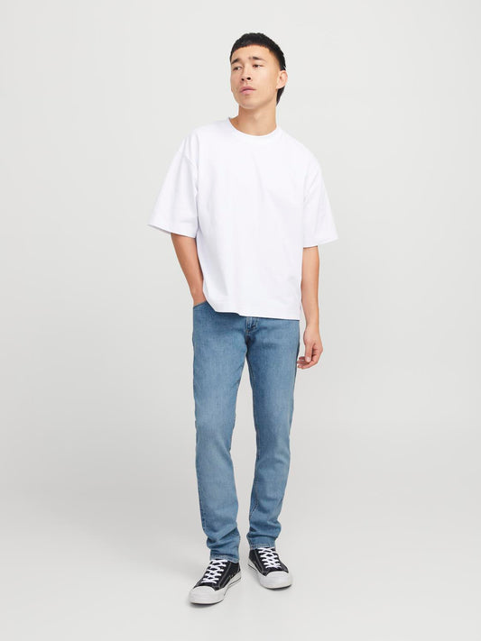 model_shot-front_full