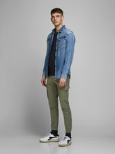 model_shot-front_full