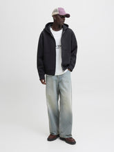 model_shot-front_full