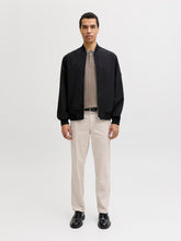 model_shot-front_full