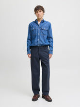 model_shot-front_full