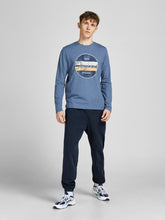 model_shot-front_full