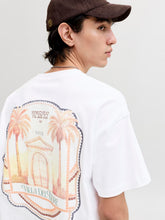 model_shot-creative