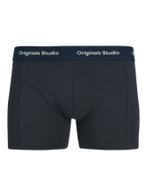 model_shot-front_full