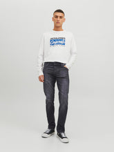 model_shot-front_full