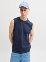 model_shot-creative