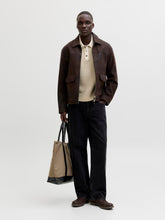 model_shot-front_full