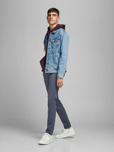 model_shot-front_full