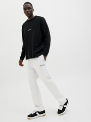 model_shot-creative
