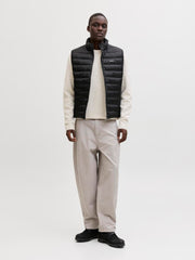 model_shot-front_full