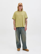 model_shot-front_full