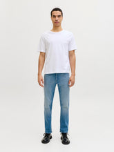 model_shot-front_full