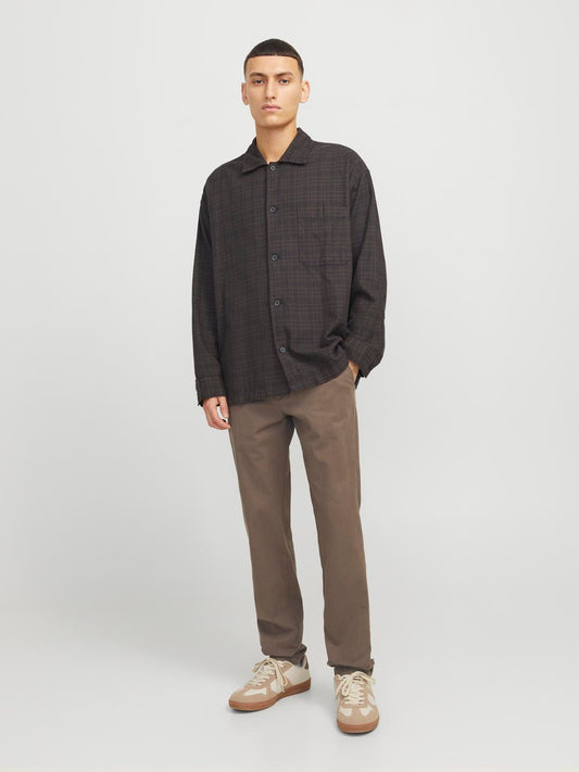 model_shot-front_full