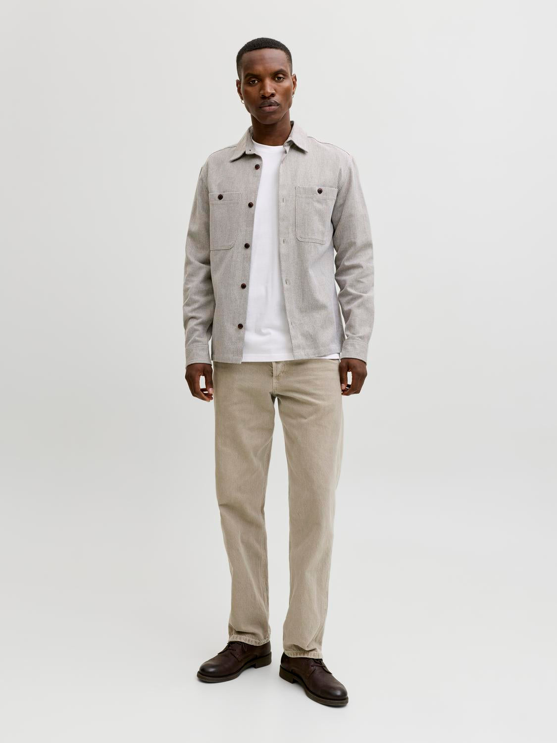model_shot-front_full