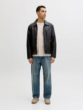 model_shot-front_full