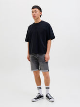 شورت جينز رمادي للرجال – ستايل ستايل خفيف