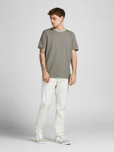 model_shot-front_full