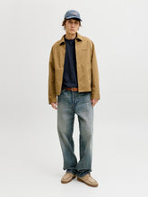 model_shot-front_full