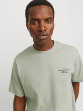 model_shot-creative
