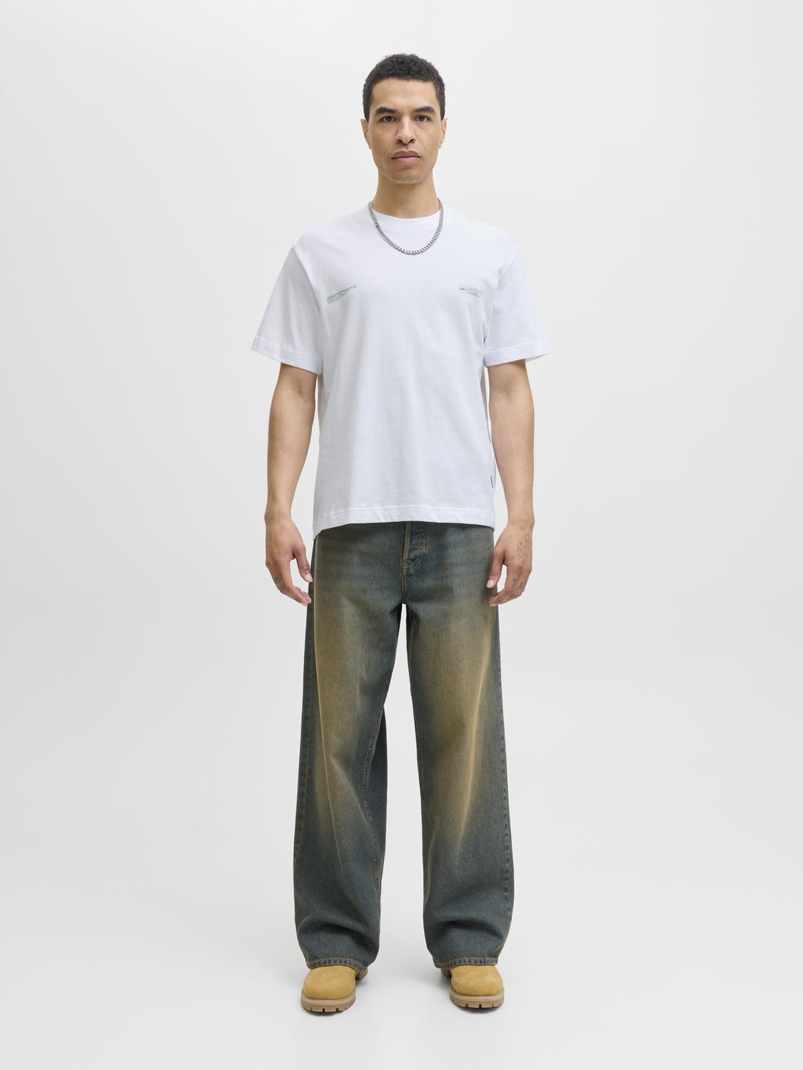 model_shot-front_full