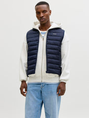 model_shot-front