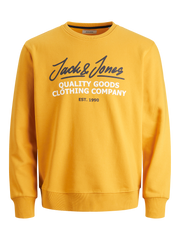 سويت شيرت رجالي بلون ذهبي من جاك آند جونز بتصميم كلاسيكي برقبة دائرية وأكمام طويلة.