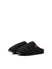 صورة جانبية مزدوجة لشباشب رجالية بلون فحمي