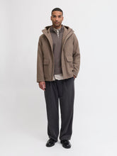 model_shot-front_full