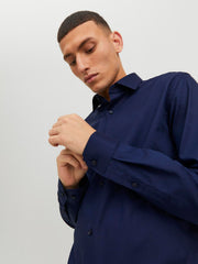 model_shot-creative