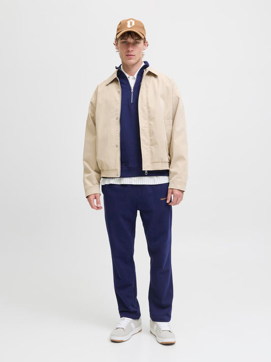 model_shot-front_full