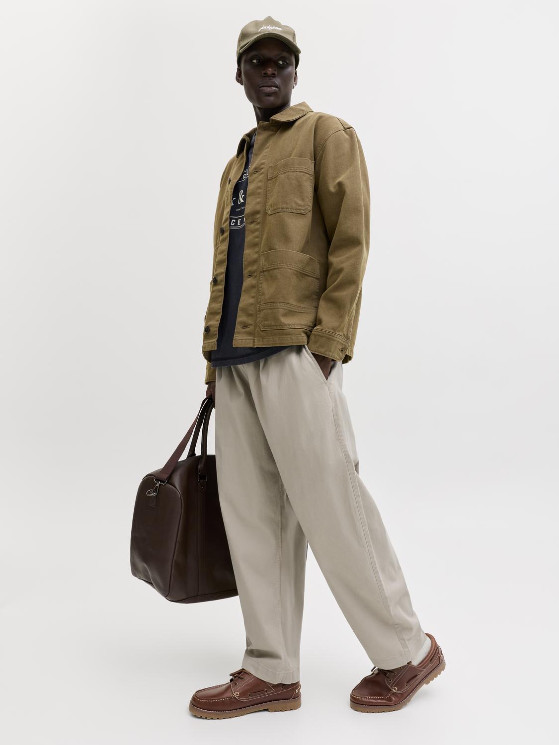 model_shot-creative