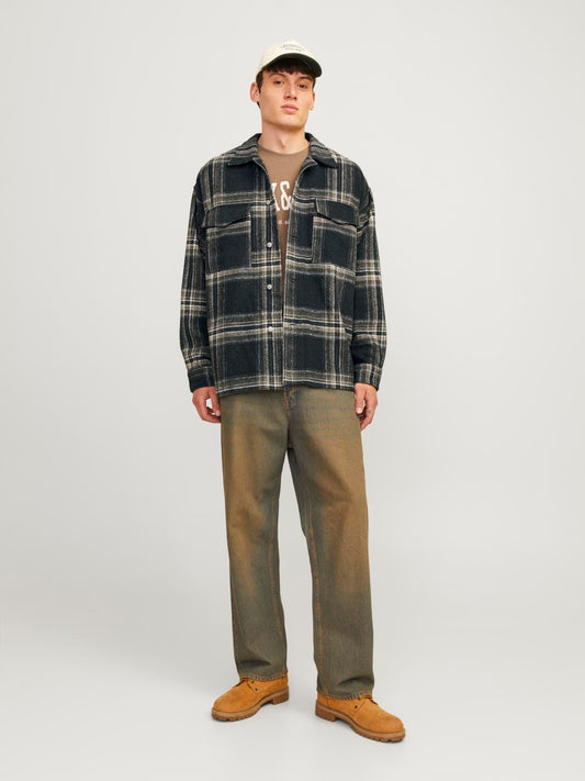 model_shot-front_full