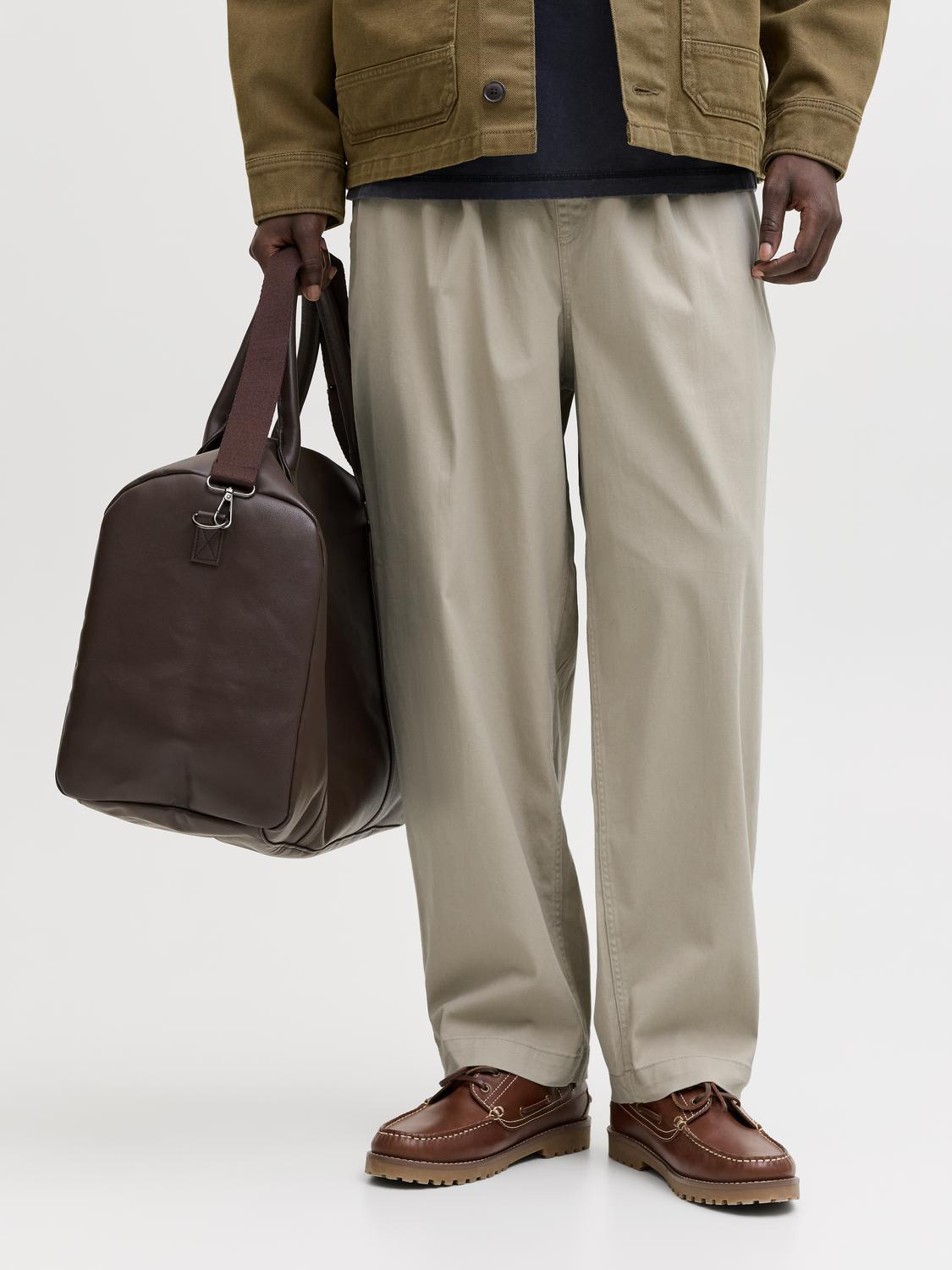 model_shot-front