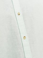 قميص رجالي مقلم سادة لون فاتح