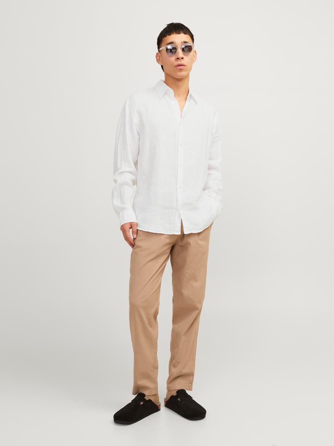 model_shot-front_full