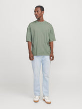 model_shot-front_full