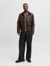 model_shot-front_full