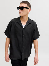 model_shot-creative