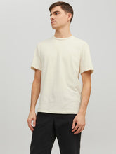 model_shot-front