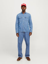 model_shot-front_full