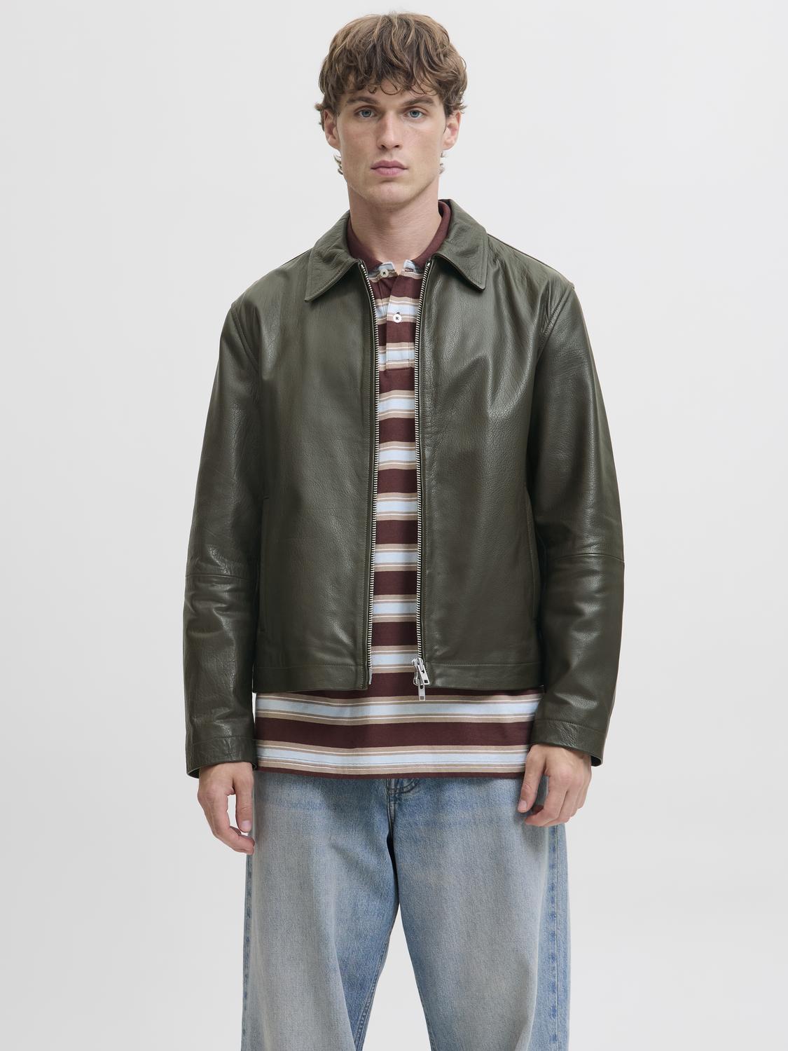 model_shot-front