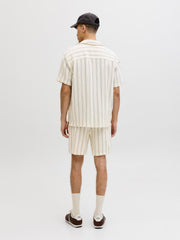 model_shot-back