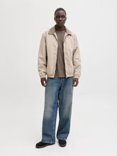 model_shot-front_full