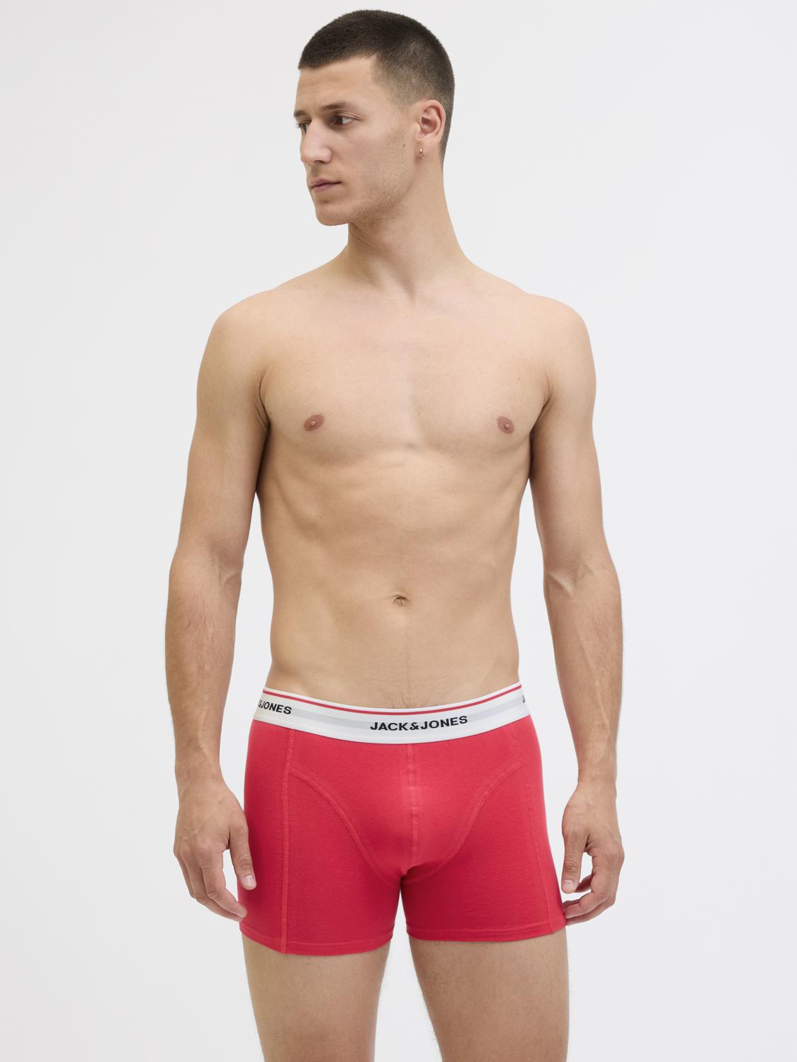 model_shot-front