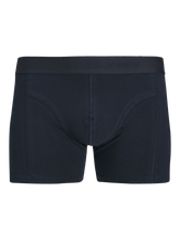 model_shot-front_full