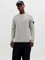 model_shot-front